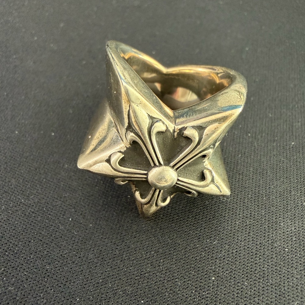 Chrome Sterling Star Fleur-de-Lis Statement Ring in Antique Silver